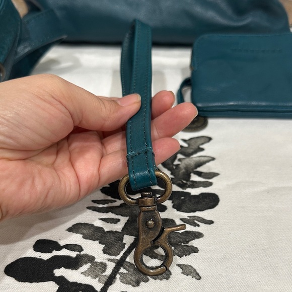 Wanderers Teal Marseille Crossbody Clutch with Venetian Card Wallet Set - Picture 4 of 12